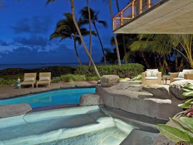Exceptional Beachfront Home In Hawaii (26)