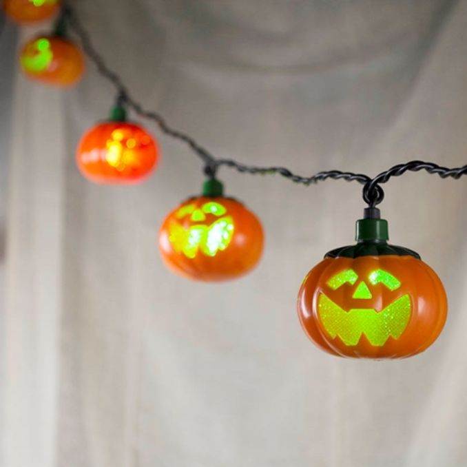 Halloween Decorations and Lights (18)