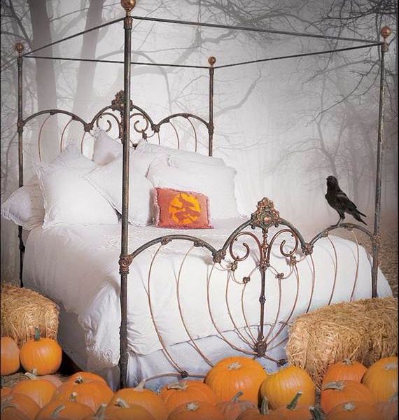 spooky-bedroom-decor-with-subtle-halloween-atmosphere_05