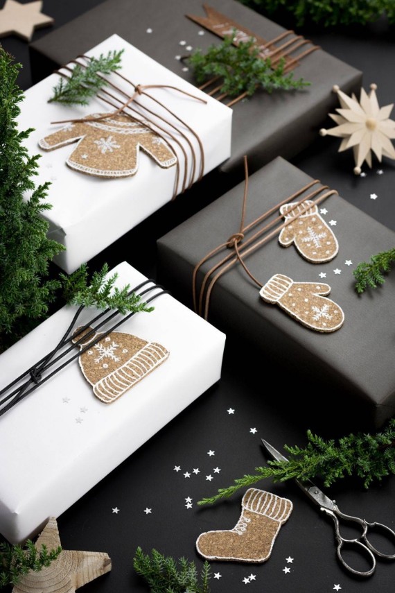 Christmas Gift Wraps Ideas With Cork Board