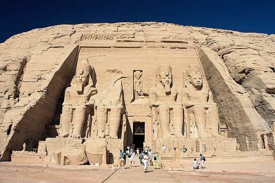 abu_simbel_ramesses_temple_front_egypt_