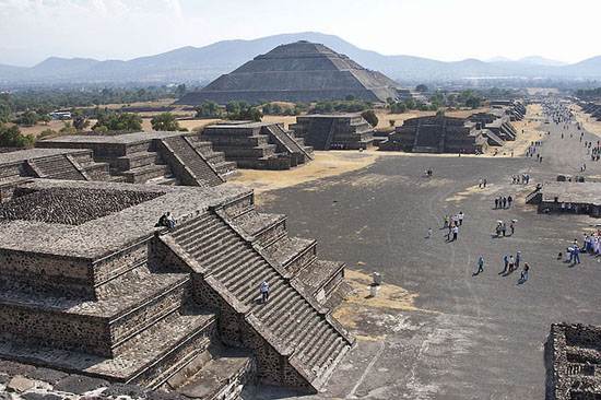 teotihuacan-pyramid-place-of-the-gods-2