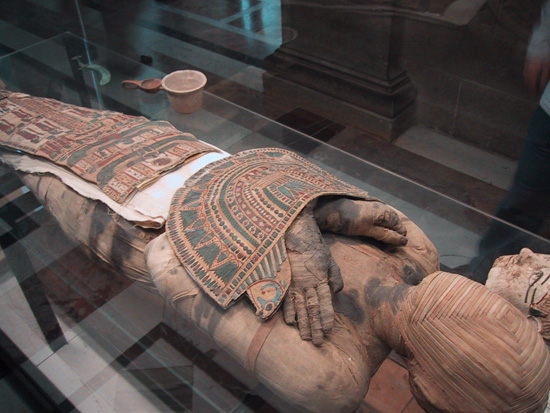 Mummy_Louvre