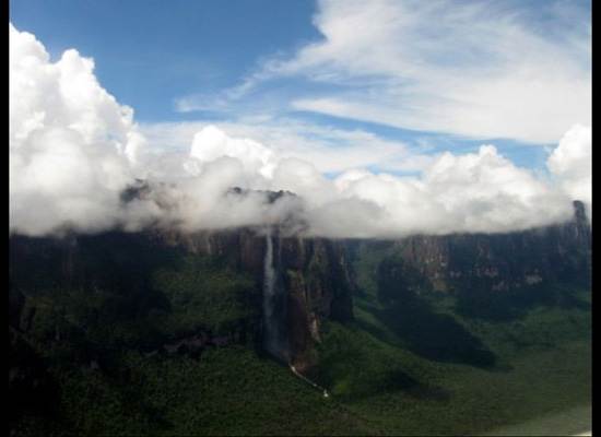 venezuela-the-worlds-highest-waterfall-1