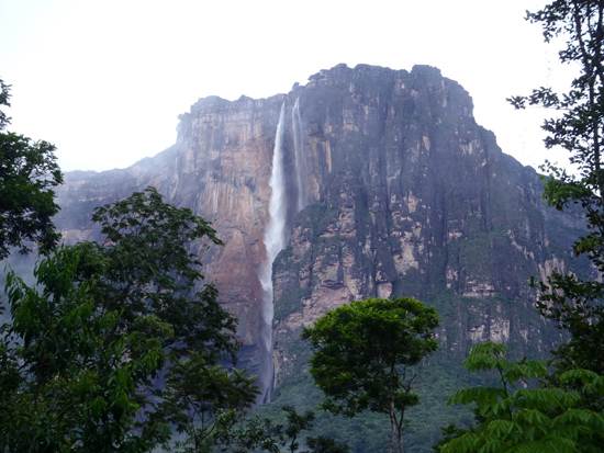 venezuela-the-worlds-highest-waterfall-3