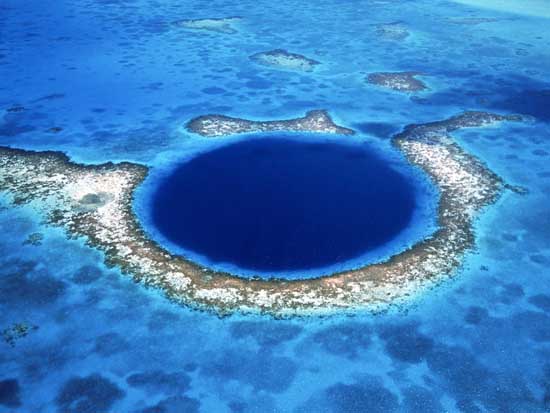 Traveling to the West Indies  Belize Barrier Reef   The Great Blue Hole