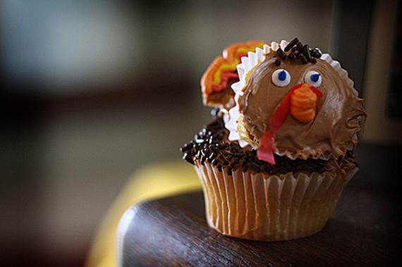 Easy Thanksgiving Cupcake Decorating Ideas (1)