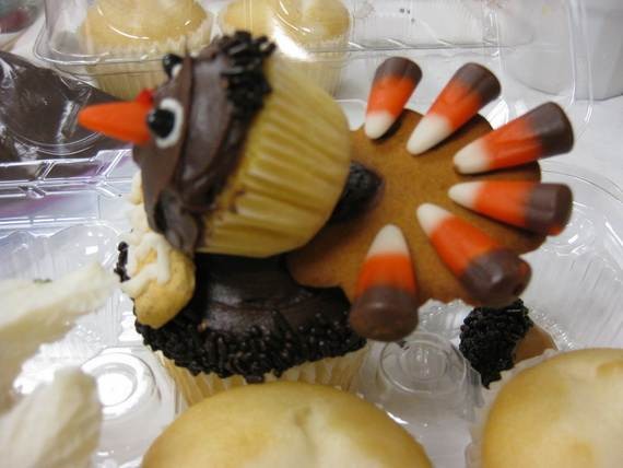 Easy Thanksgiving Cupcake Decorating Ideas (7)