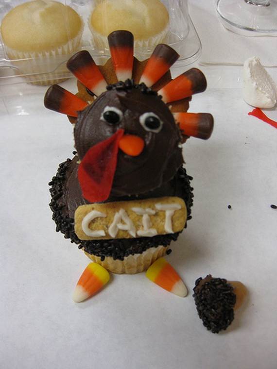 Easy Thanksgiving Cupcake Decorating Ideas (9)