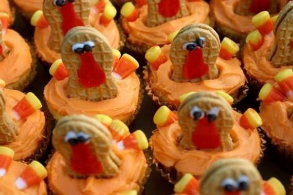 Ideas for Thanksgiving Holiday Cupcake Decorating (3)