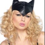 halloween hairstyle catwoman