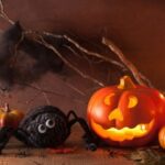 halloween-jack-o-lantern-pumpkin-decoration-spiders-candles_ (1)