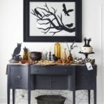 halloween-party-table-decorations-Spooky Entryway