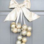 diy-ornament-door-decoration-using-dollar-store-ornaments-only-takes-30-minutes-via-tarynatddd_3