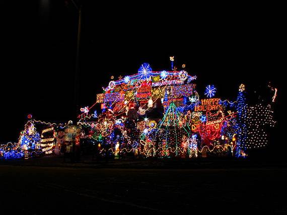Fantastic-Christmas-Holiday-Lights-Display_04