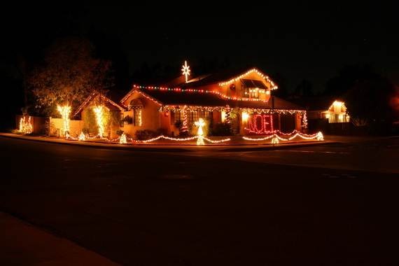 Fantastic-Christmas-Holiday-Lights-Display_29