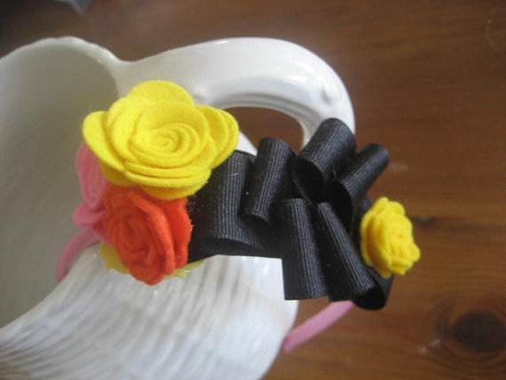 Homemade-Mothers-Day-Ideas-Spring-felt-craft-flower-_73