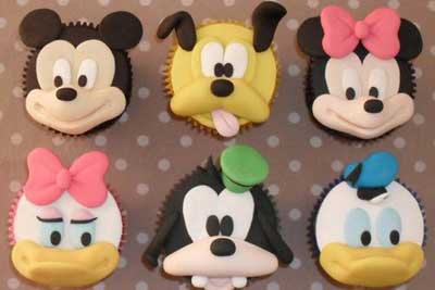 Holiday Fun Cute Disney Cake and Cupcake Ideas
