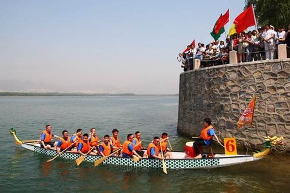 Chinese-Dragon-Boat-Festival-Duanwu-Jie-Origin-History-China-Festival_02