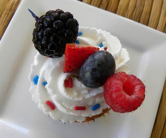 Independence Day Cakes & Cupcakes Decorating Ideas (27)