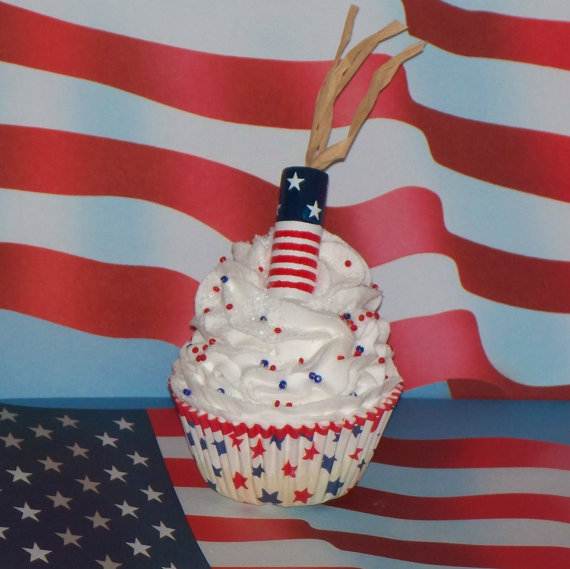 Independence day Cupcakes Decorating Ideas (17)