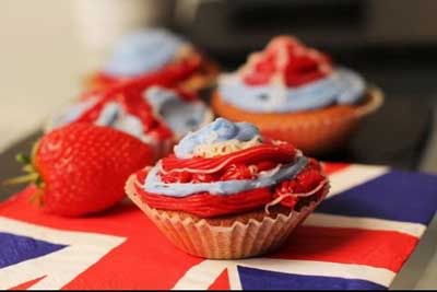 Queen Elizabeths Diamond Jubilee Cakes & Cupcakes Decorating Ideas