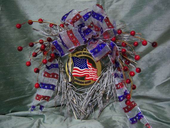 Cool-wreaths-for-Memorial-or-Labor-Day-_38