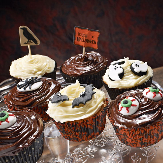 Best Creative Decorating Ideas for Halloween Cupcakes_33