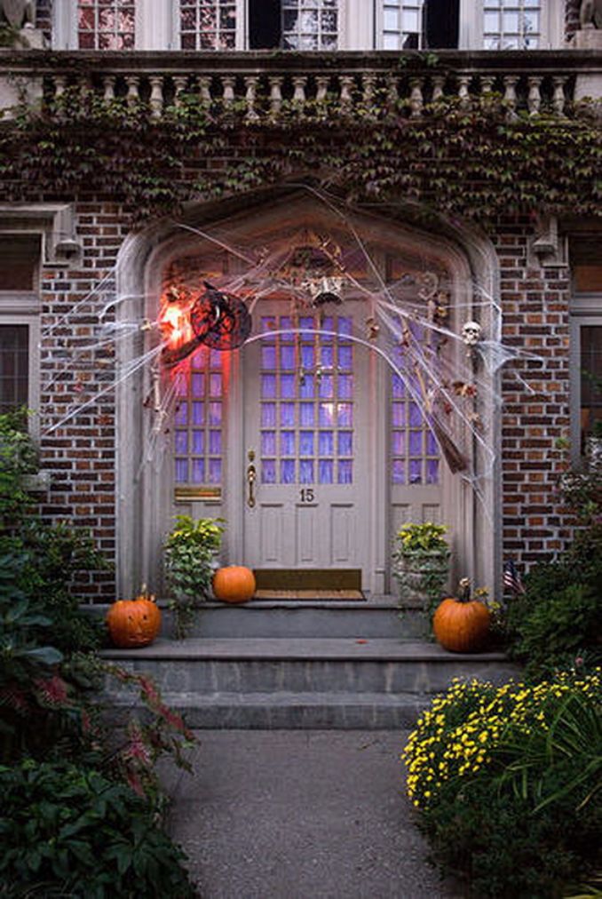 Cool-Outdoor-Halloween-Decorations-2012-Ideas_421