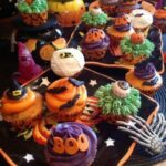 Creative Decorating Ideas for Halloween Cupcakes (12)