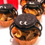 Creative Decorating Ideas for Halloween Cupcakes (17)