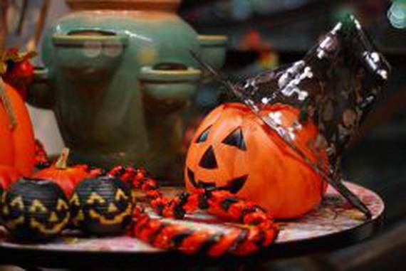 50_Stylish_-Halloween-House__-Interior_-Decorating_Ideas__40