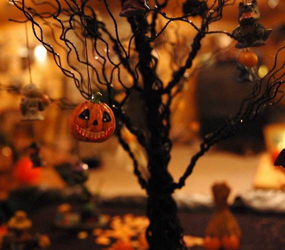 50_Stylish_-Halloween-House__-Interior_-Decorating_Ideas__43