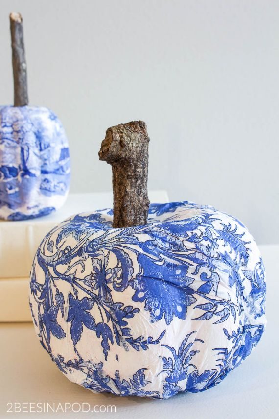 Chinoiserie-Pumpkins-DIY-Blue-and-White-Pumpkins-with-Decoupage-Napkins-2-Bees-in-a-Pod-20 (1)