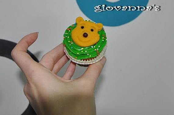 Winnie-the-Pooh-Cake-and-Cupcakes-Decorating-Ideas_36