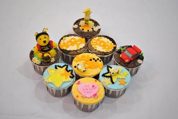 Winnie-the-Pooh-Cake-and-Cupcakes-Decorating-Ideas_42