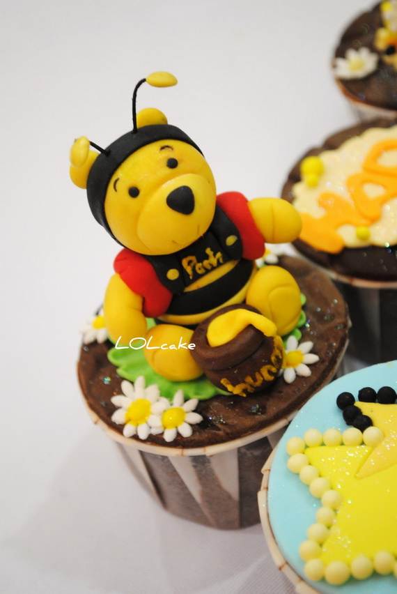 Winnie-the-Pooh-Cake-and-Cupcakes-Decorating-Ideas_46
