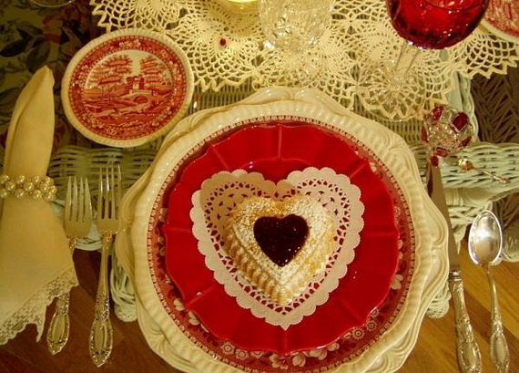 Amazing- &-Easy- Homemade- Valentine’s- Day -Centerpieces- Ideas _74