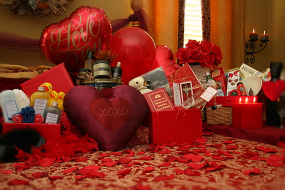 Beautiful -Bedroom- Decorating- Ideas- For- Valentine’s- Day_24