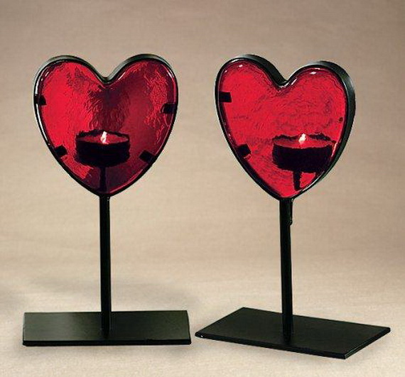 Beautiful- and -Romantic- Candle - Decorations- for- Valentine’s- Day_20