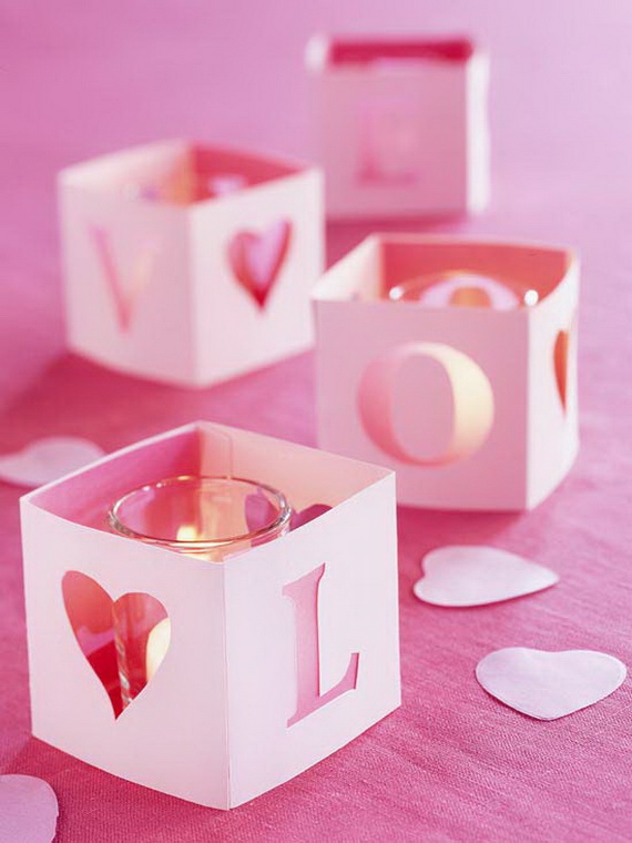 Beautiful- and -Romantic- Candle - Decorations- for- Valentine’s- Day_38
