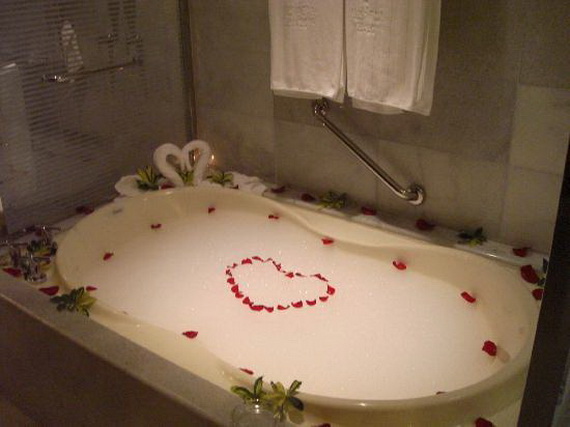 Great- Sexy -Valentine's- Day- Bathroom- Decorating- Ideas _21
