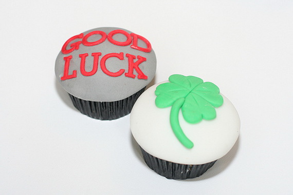 Good-Luck-Shamrock-Cupcakes_resize
