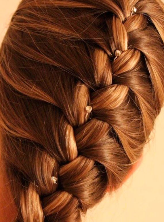 EASY BRAIDED BUN ❤️ I'm all about an easy and elegant bun. This is a pretty  hairstyle for a special occasion, like a first communion… Or… | Instagram