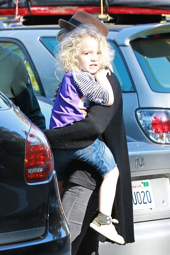 Ashlee Simpson and boyfriend Vincent Piazza take Ashlee's son Bronx for a walk at the Tree People park in Los Angeles
