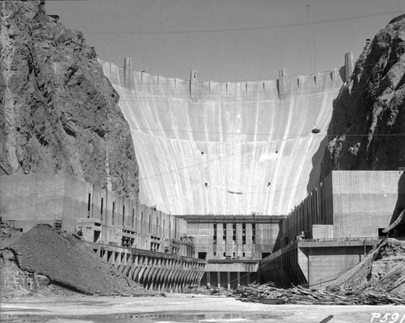 Construction_of_Hoover_Dam_1934-2