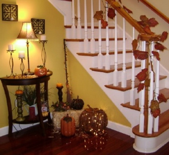 50 Unique Fall Staircase Decor Ideas_38