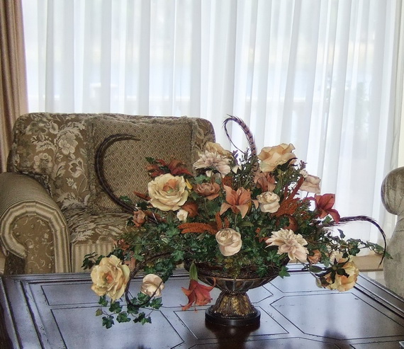 Cool Fall Flower Centerpiece and Flower Table  (5)