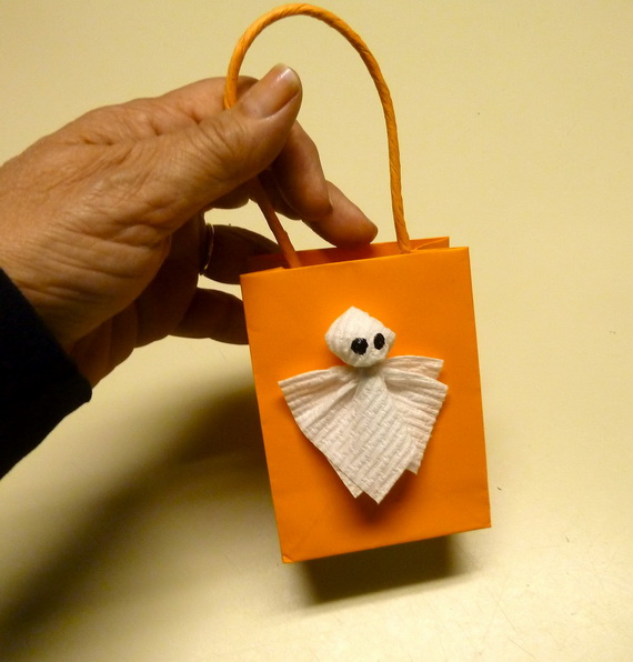 Easy Ideas for Halloween Treat Bags and Candy Bags (67)_resize