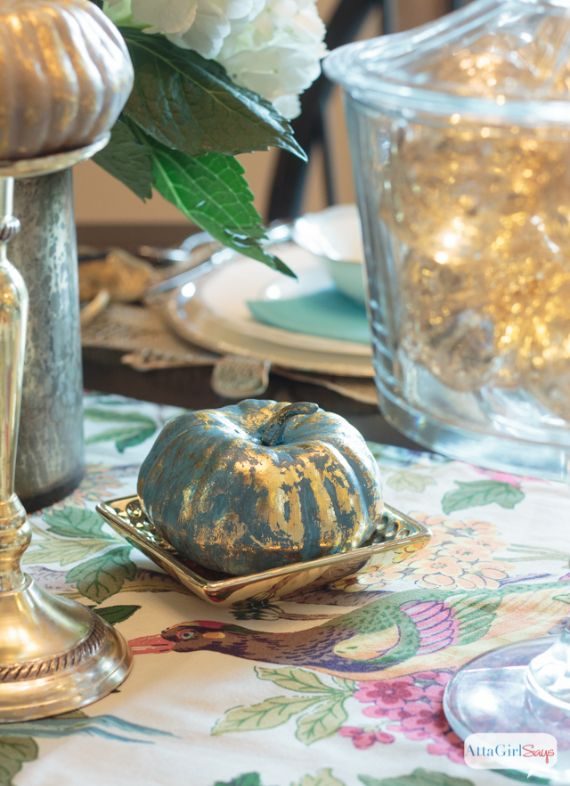 decorating-with-metallics-fall-tablescape-ideas-12 (1)